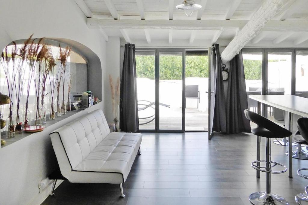 Holiday Home With Shared Pool แซ็งต์-มารี-เดอ-ลา-แมร์ ภายนอก รูปภาพ